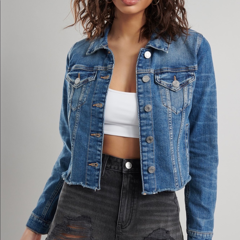 🌻NWT Garage classic denim jacket/Never Worn🌻